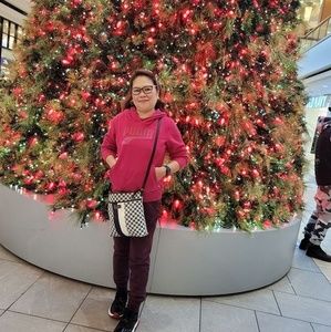 Meet your Posher, Rosalinda